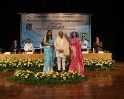 FDG_felicitates_Hon_ble_Chief_Minister__Manipur__Shri_N._Biren_Singh_at_Inaugaural_Session_of_Manipur_CSR_Conclave__2019